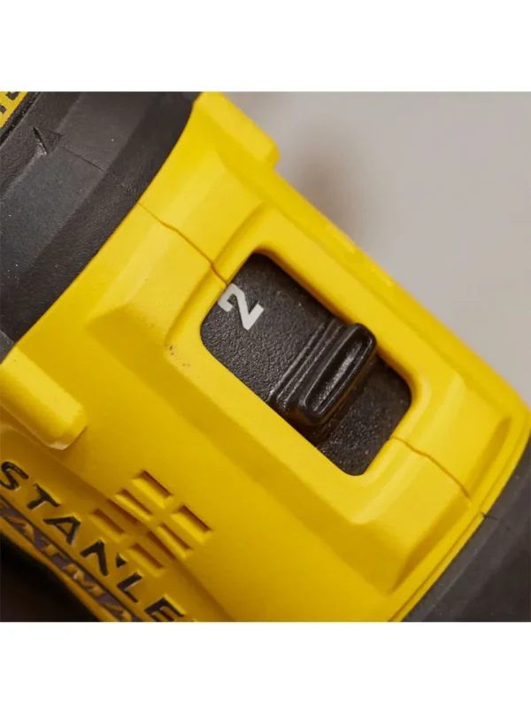 TALADRO INALÁMBRICO DE 20 VOLTIOS BRUSHLESS 12 CON 2 PILAS 1.5AMPERIOS SBD710C2K-B3 STANLEY