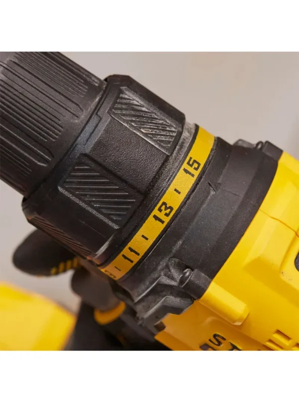 TALADRO INALÁMBRICO DE 20 VOLTIOS BRUSHLESS 12 CON 2 PILAS 1.5AMPERIOS SBD710C2K-B3 STANLEY