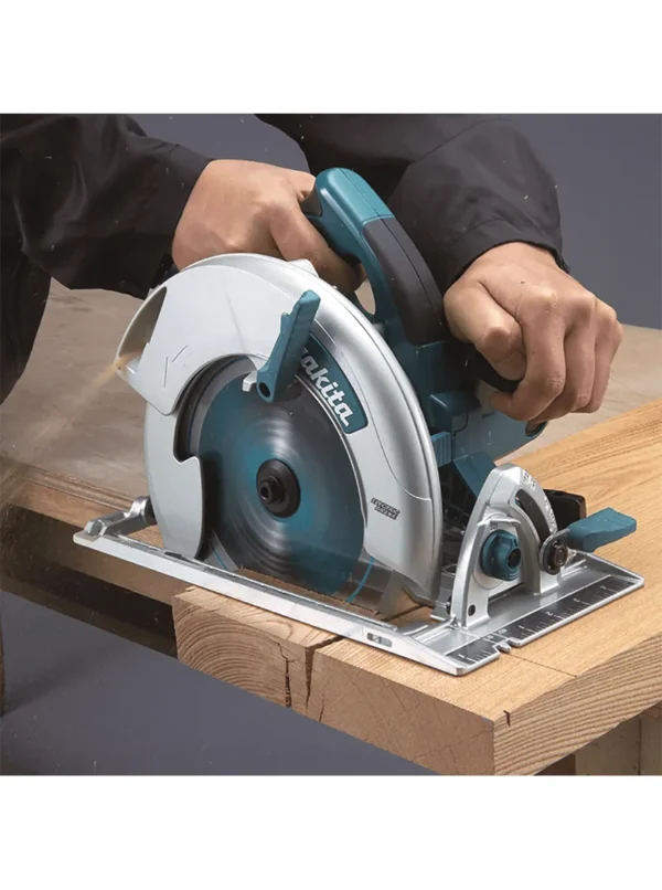 5008MG Sierra de Mano Industrial 1800W 8.1/4" Makita