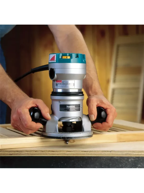 Ruteadora Industrial 2 HP Velocidad Variable 8000-24000 RPM RF1101 Makita