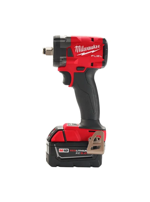 LLAVE INALÁMBRICA DE IMPACTO 12 + ANILLO DE FRICCIÓN + 2 PILAS + CARGADOR MILWAUKEE