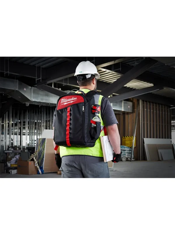 MOCHILA DE ESPALDA PARA MULTIPLES TAREAS MILWAUKEE 48-22-8202