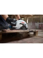 detalles de la sierra circular BOSCH GKS 130 para trabajos profesionales en madera