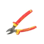 Alicate cortafrío lateral Stanley de 6-1/2 pulgadas con aislamiento de hasta 1000 V para corte seguro de cables y alambres.