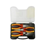 Juego de 3 alicates para electricista Stanley con aislamiento de hasta 1000 V, ideal para trabajos eléctricos profesionales.
