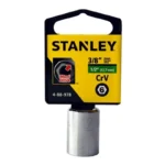 Llave copa corta hexagonal Stanley de 1/2" con encastre de 3/8 pulgada para ajuste de tornillos y tuercas en trabajos mecánicos.