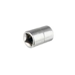 Llave copa corta hexagonal Stanley de 7/16" con encastre de 3/8 pulgada para ajuste de tornillos y tuercas en trabajos mecánicos.