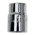 Llave copa corta estriada de 12 puntos Stanley de 3/4" con encastre de 1/2 pulgada para ajuste de tornillos y tuercas en trabajos mecánicos.