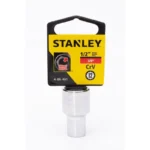 Llave copa corta estriada de 12 puntos Stanley de 3/8" con encastre de 1/2 pulgada para ajuste de tornillos y tuercas en trabajos mecánicos.