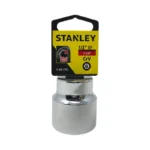 Llave copa hexagonal Stanley 4-88-776 de 1.1/4" con encastre de 1/2 pulgada para ajuste de tornillos y tuercas en trabajos mecánicos.