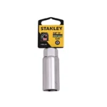 Llave copa para bujías Stanley de 13/16" con encastre de 3/8 pulgada para instalación y extracción de bujías automotrices.