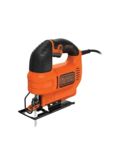 Caladora Black + Decker KS701E-B3 de 550W para trabajos profesionales y cortes precisos en madera y aluminio.