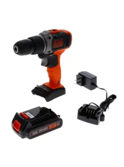Taladro inalámbrico Black + Decker BCD704C1-B3 de 20V con batería y cargador para perforación y atornillado.