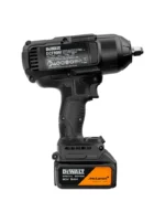 Llave de impacto DEWALT x McLaren XR 18V diseñada para alcanzar hasta 1.396 Nm de par de apriete.