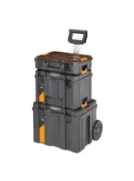 Torre DEWALT x McLaren F1 con tres módulos TSTAK negros, ruedas y asa telescópica